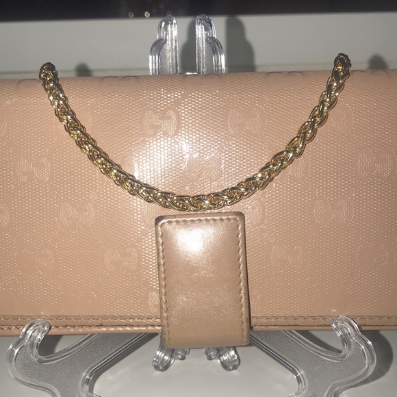 GUCCI BLUSH MONOGRAM WALLET WITH CHAIN - Picture 2 of 15